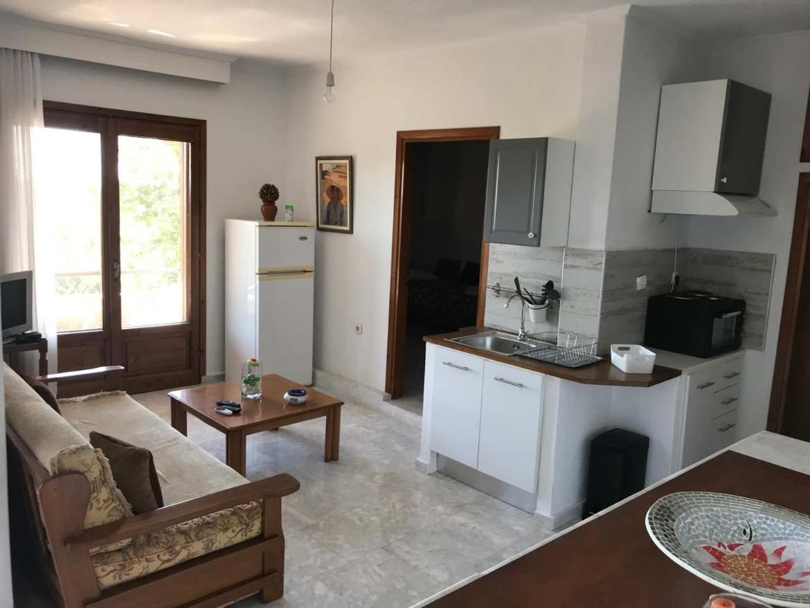 Great First Floor Appartment With View Nea Kallikrateia Экстерьер фото