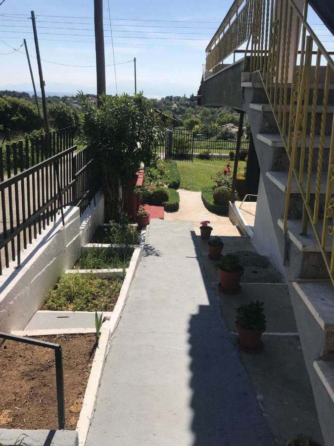 Great First Floor Appartment With View Nea Kallikrateia Экстерьер фото